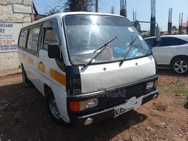Nissan Caravan (Urvan) 1998 White - thumbnail 3