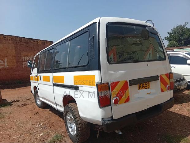 Nissan Caravan (Urvan) 1998 White - thumbnail 4