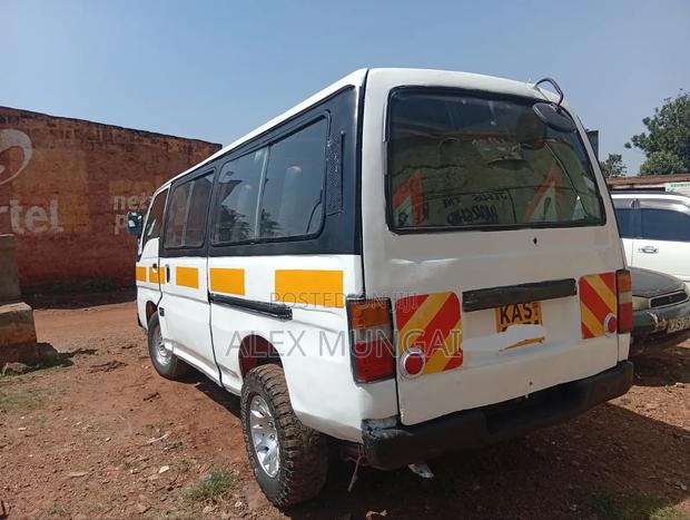 Nissan Caravan (Urvan) 1998 White - thumbnail 5