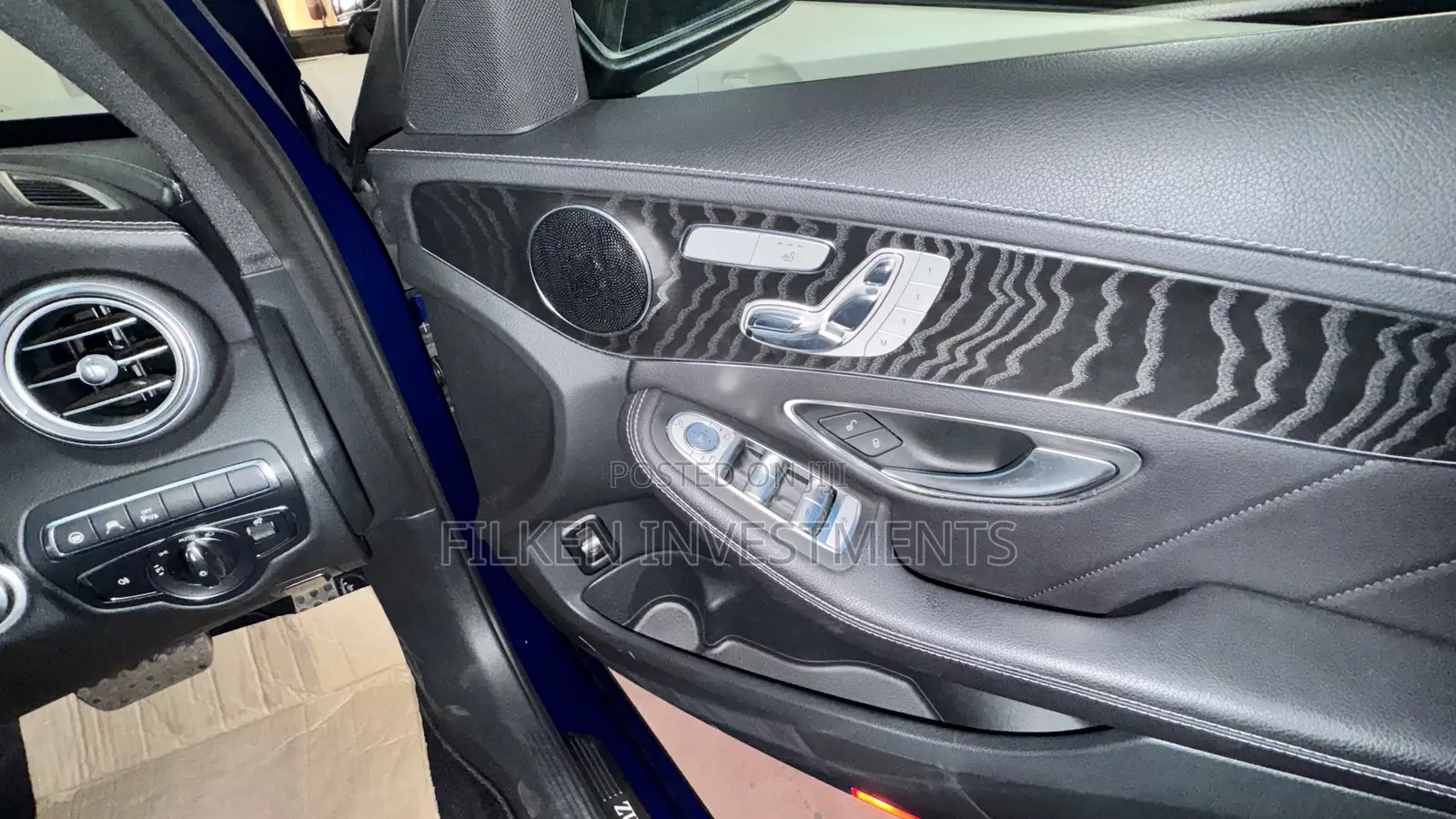 Mercedes-Benz C200 2019 Blue