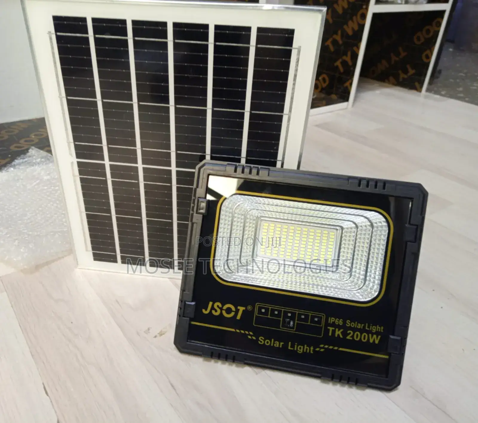 High-Brightness 200W Solar LED Floodlight for Home & Security
