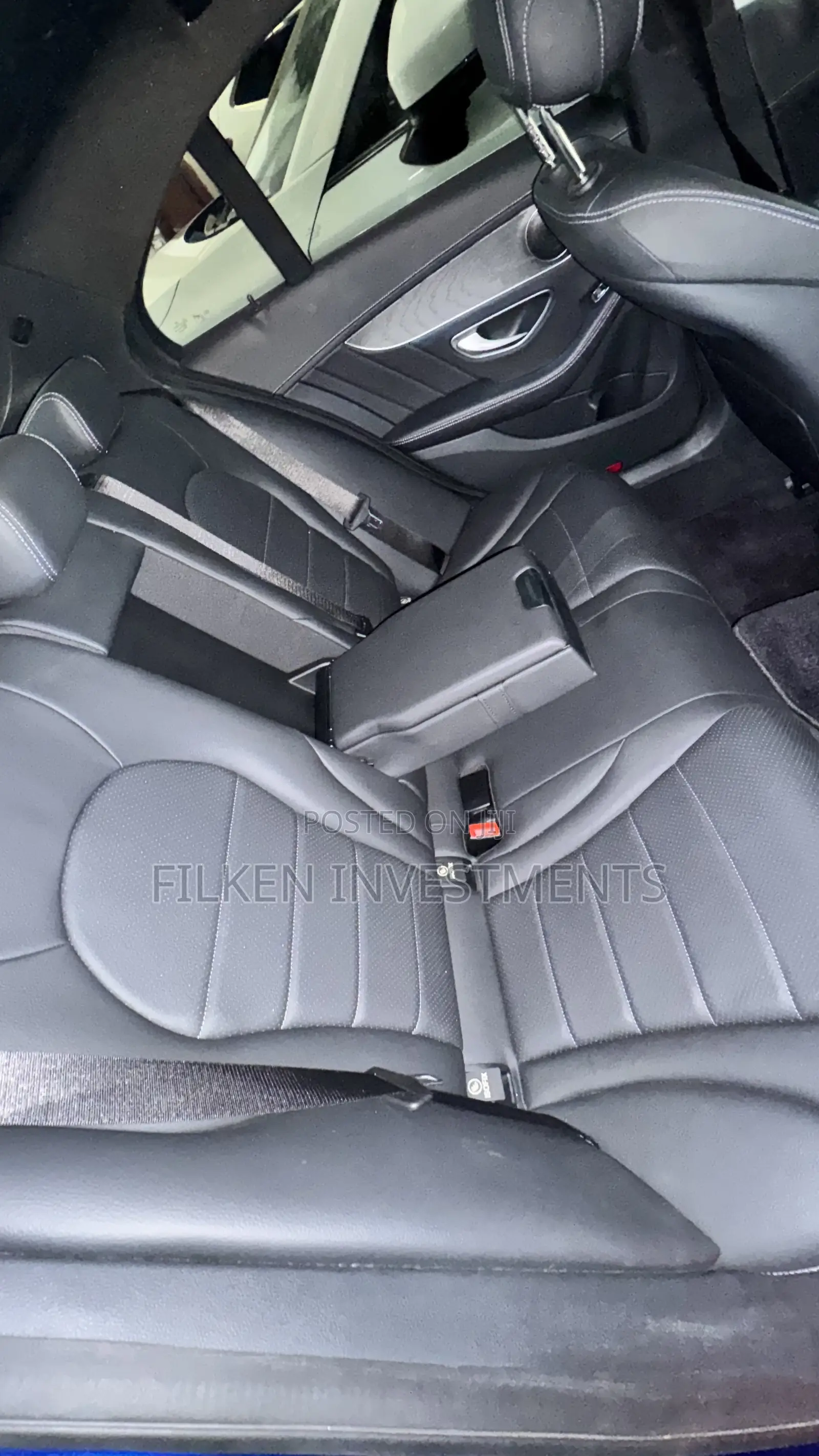 Mercedes-Benz C200 2019 Blue