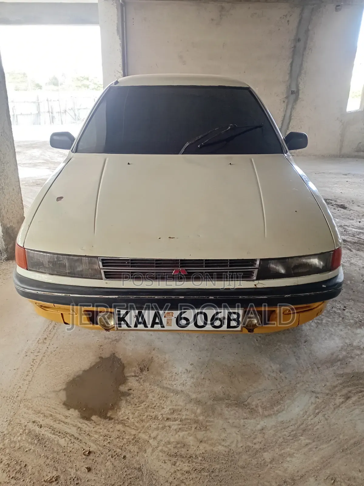 Mitsubishi Lancer 1990 White