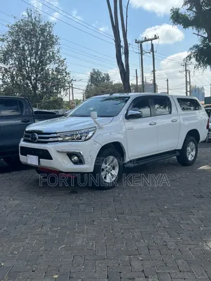 Toyota Hilux 2019 White