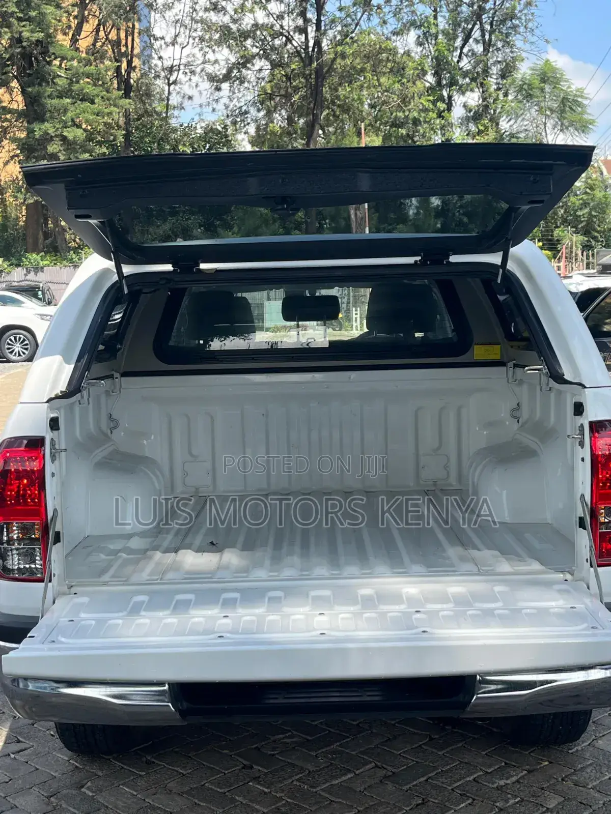 Toyota Hilux 2019 White