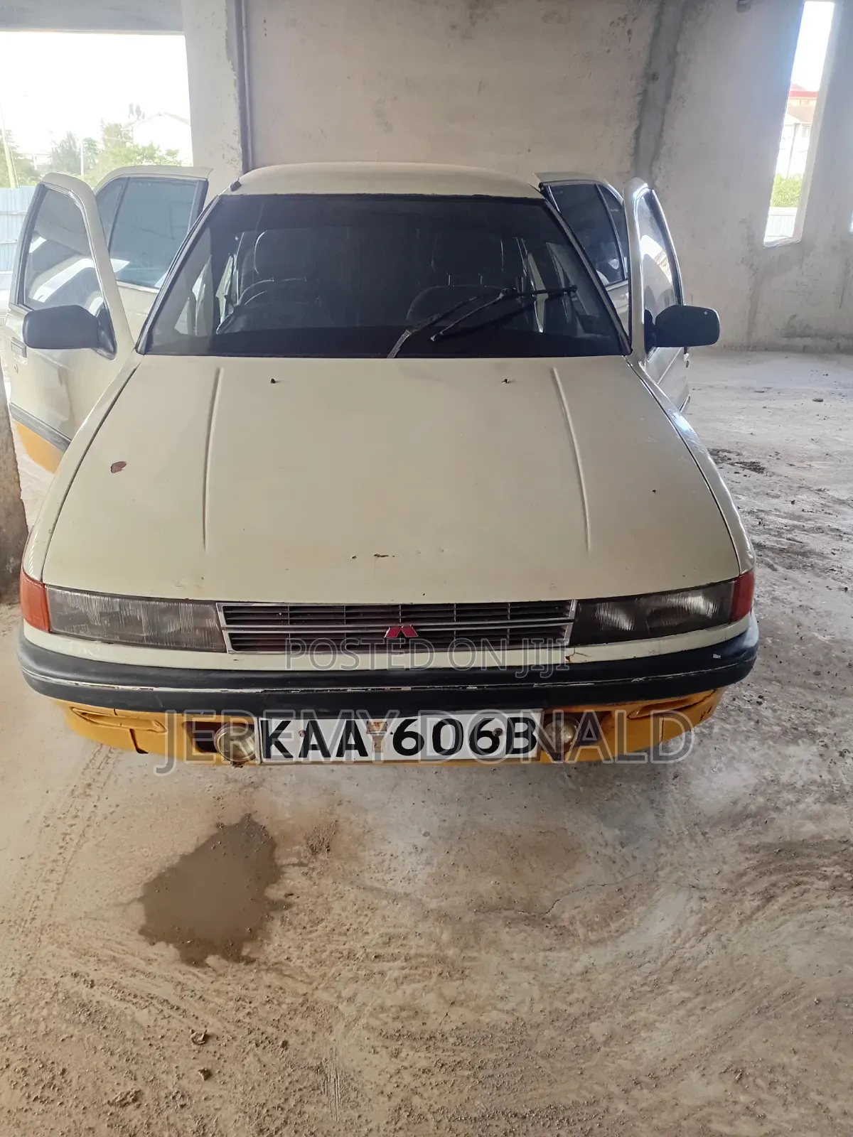 Mitsubishi Lancer 1990 White