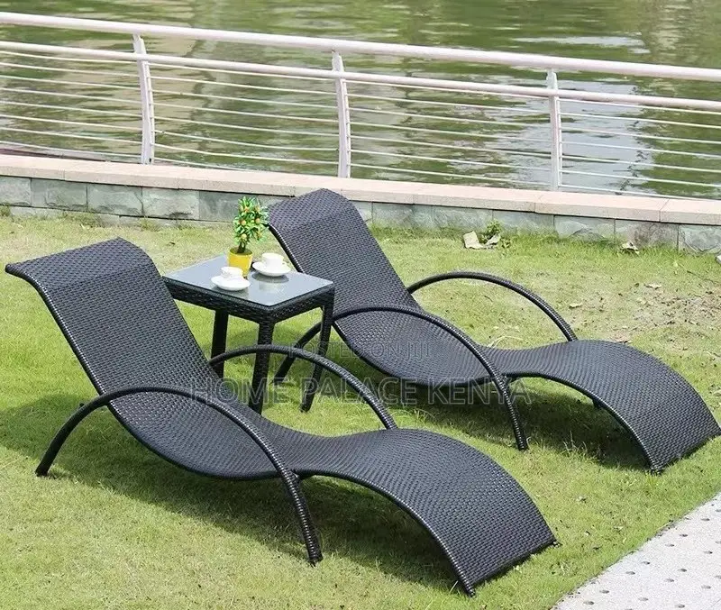 Day Bed: Curved S Shaped Rattan Sunbed