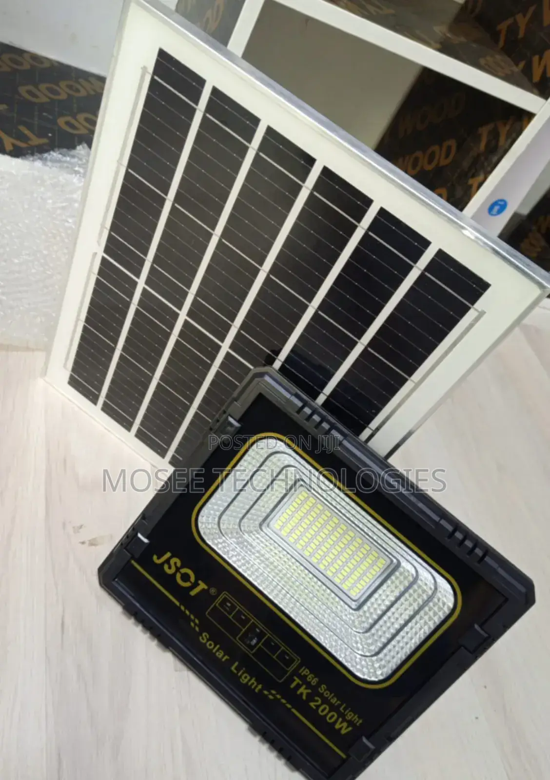 JSOT 200W Outdoor Solar Flood Light Kit With Solar Panel