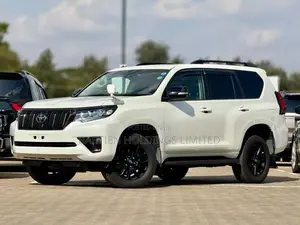 Toyota Land Cruiser Prado 2.8 2022 White