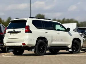 Toyota Land Cruiser Prado 2.8 2022 White