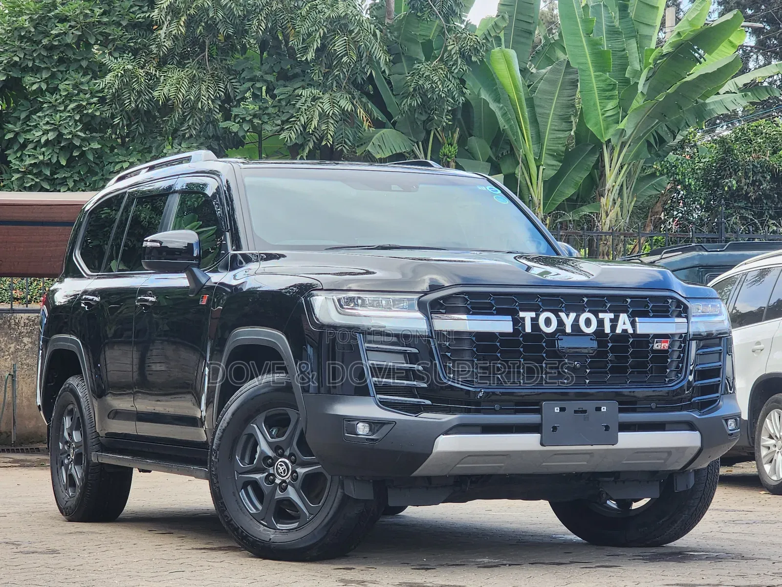 Toyota Land Cruiser LC300 2022 Black