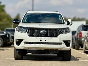 Toyota Land Cruiser Prado 2.8 2022 White
