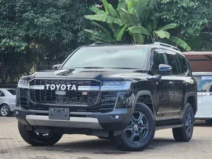 Toyota Land Cruiser LC300 2022 Black