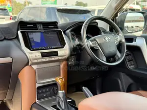 Toyota Land Cruiser Prado 2.8 2022 White