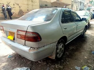Nissan Sunny 1997 Silver