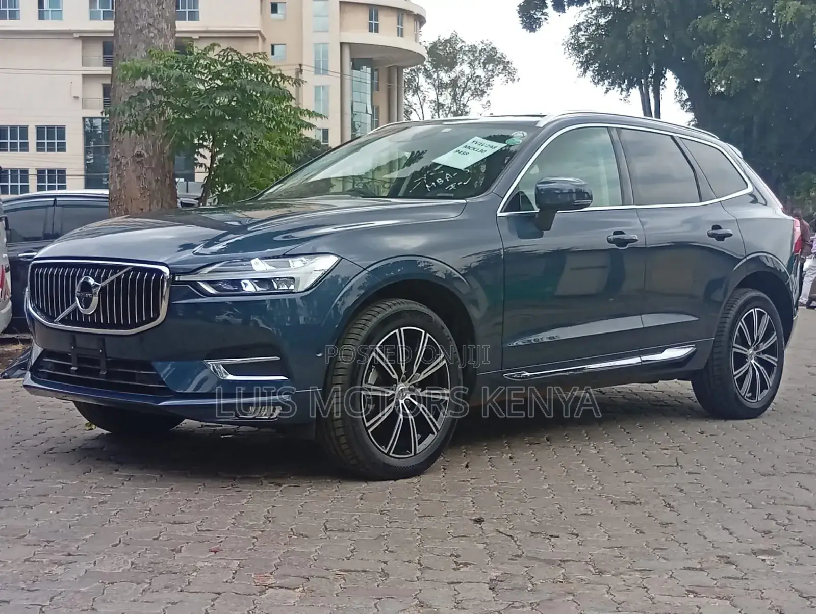 Volvo XC60 2019 Blue