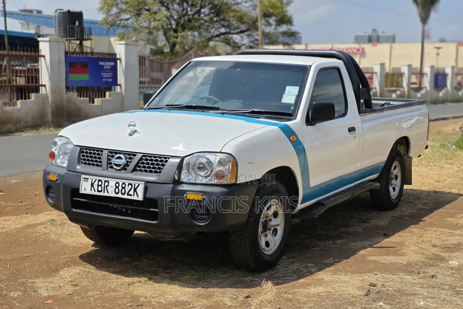 Nissan Hardbody 2011 White