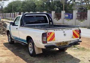 Nissan Hardbody 2011 White