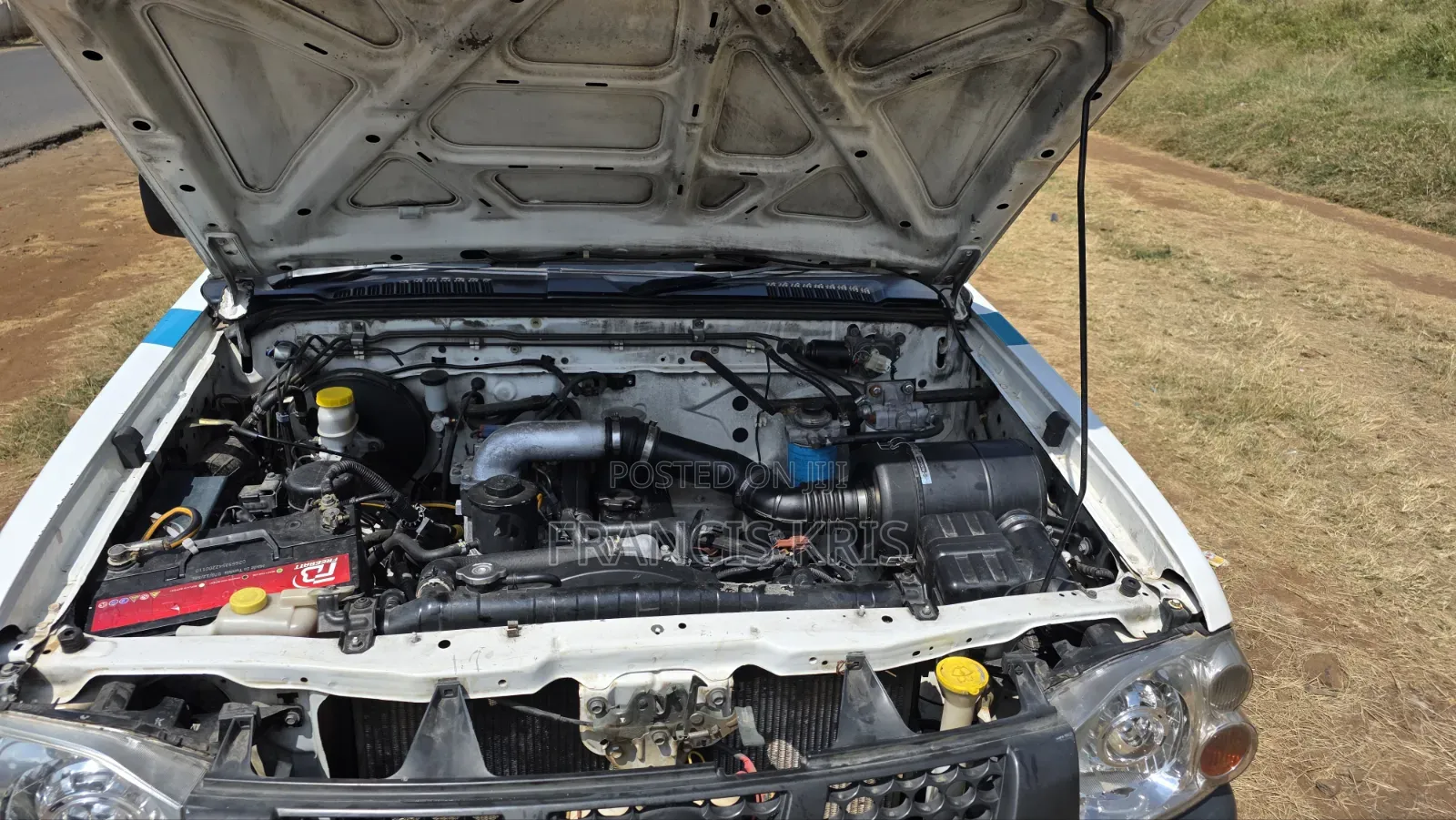 Nissan Hardbody 2011 White