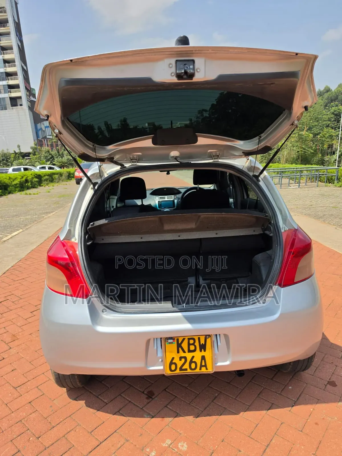 Toyota Vitz 2006 Silver