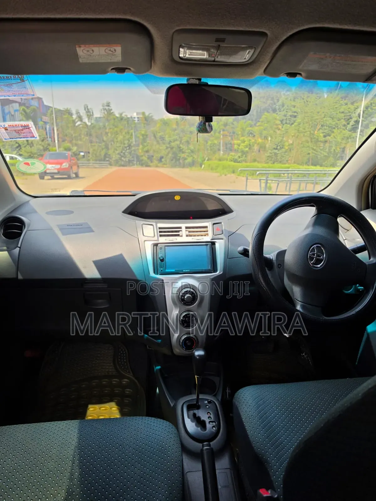 Toyota Vitz 2006 Silver