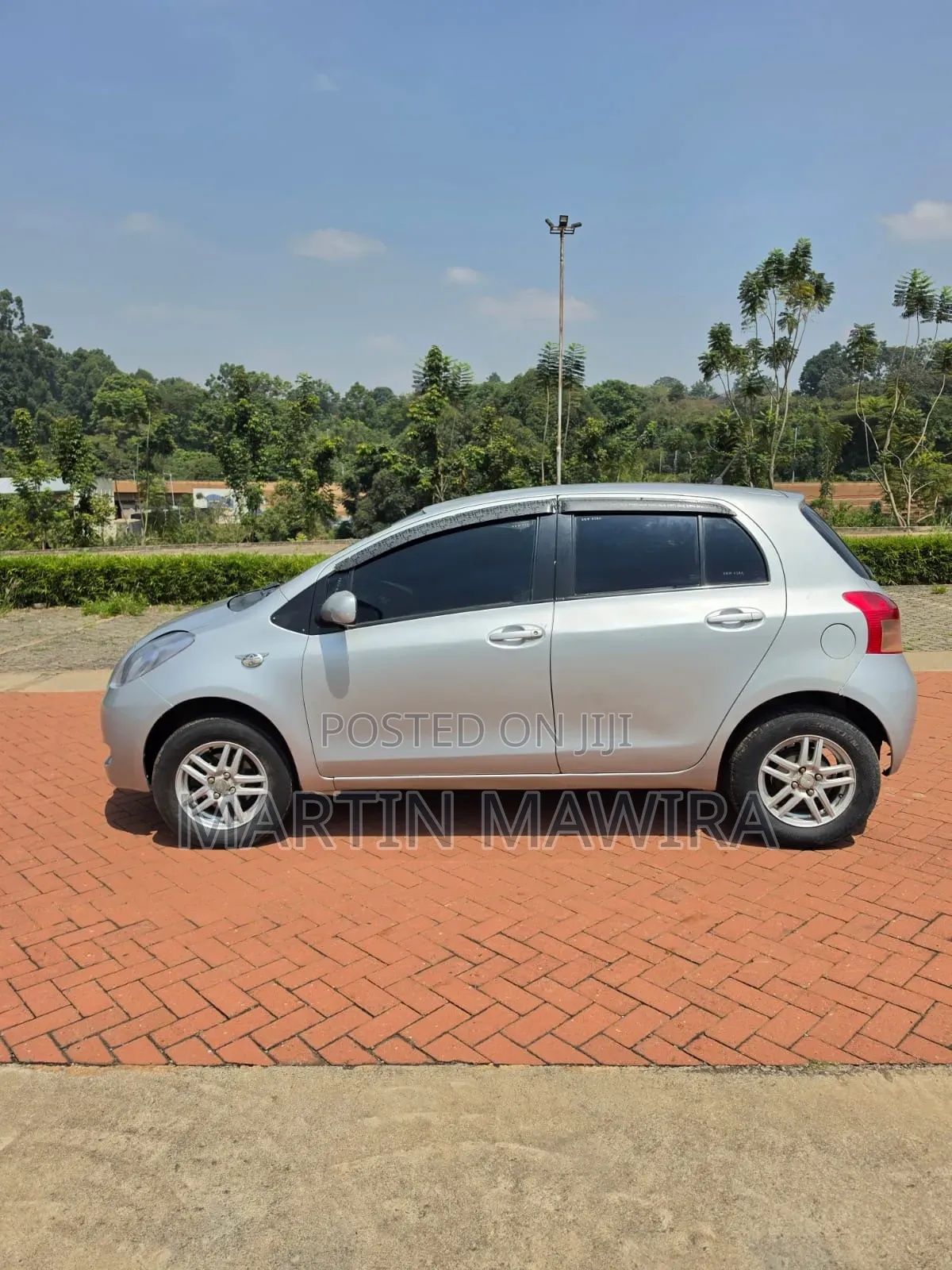 Toyota Vitz 2006 Silver