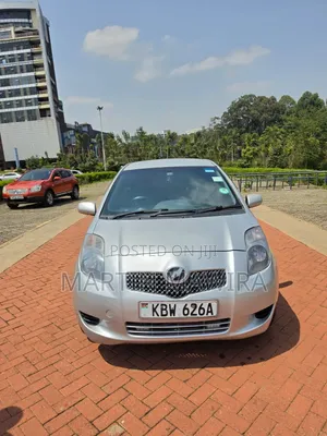 Toyota Vitz 2006 Silver
