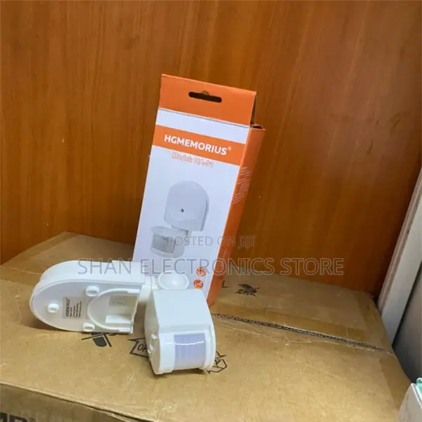 180° - Adjustable Light Sensitivity PIR Infrared Motion Sensor