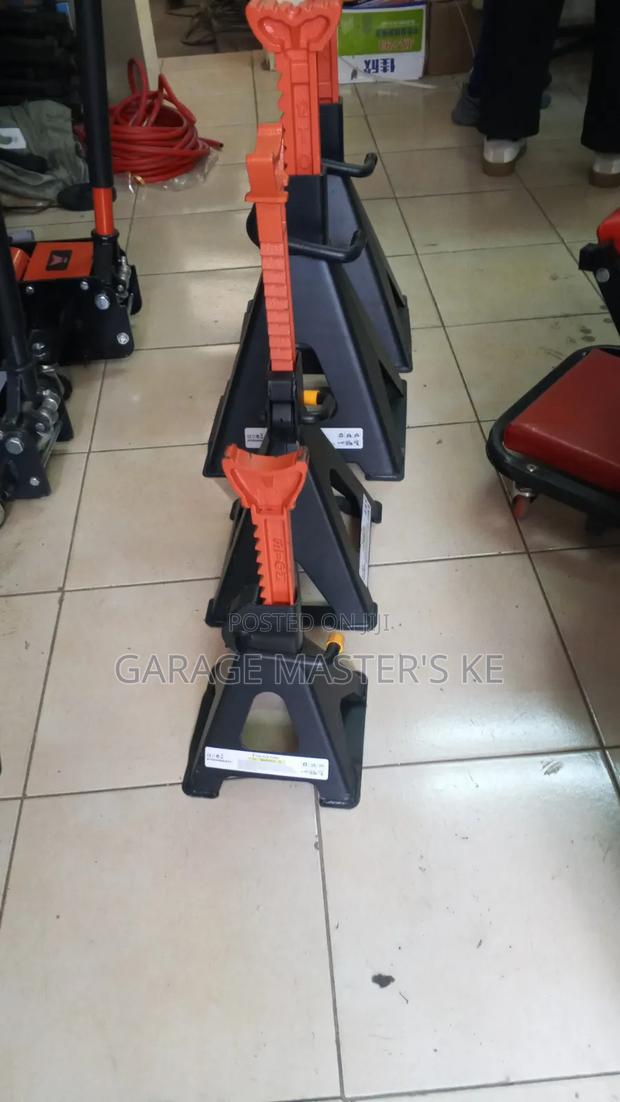 Strong and Durable Safety Stands