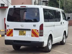 Toyota Grand HiAce 2002 White
