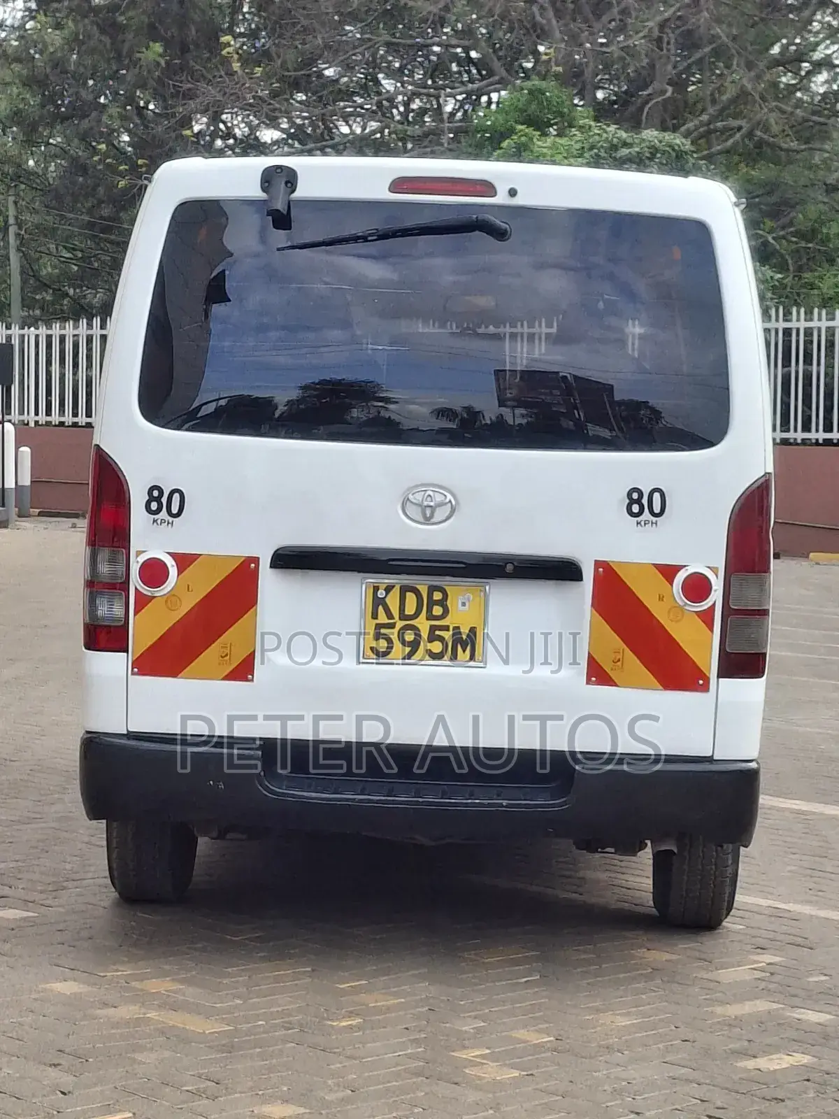 Toyota Grand HiAce 2002 White