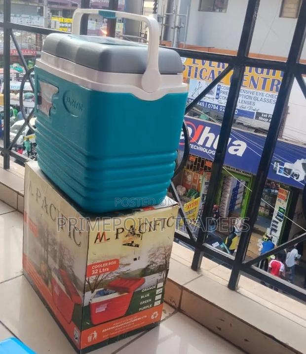 Pacific 32L Cooler Box – Built for Outdoor Convenience