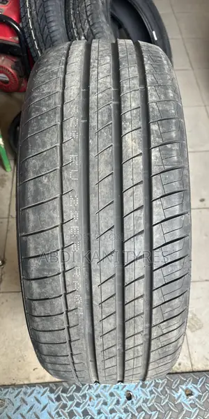 275/40r22 Kapsen Tires