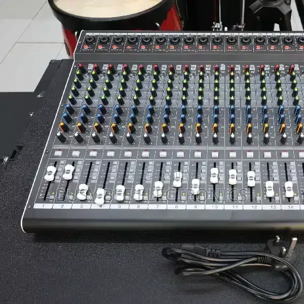 PEV Pro DP 18 16 Channel Professional Mixer