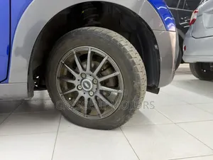 Daihatsu Cast 2020 Blue