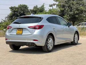 Mazda Axela 2018 Silver