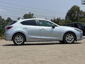 Mazda Axela 2018 Silver