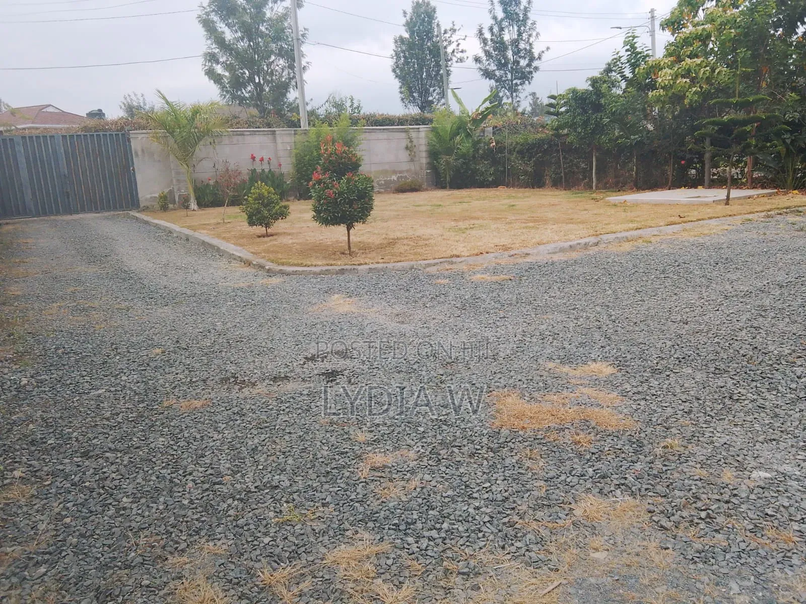 3bdrm Bungalow in Viraj Area for rent