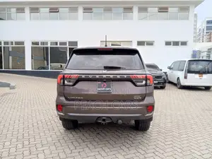 Ford Everest 2023 Brown