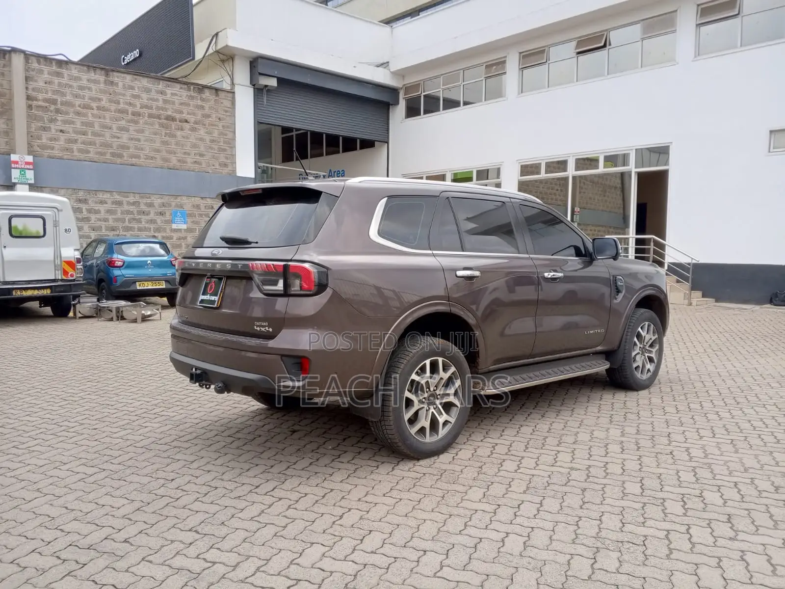 Ford Everest 2023 Brown