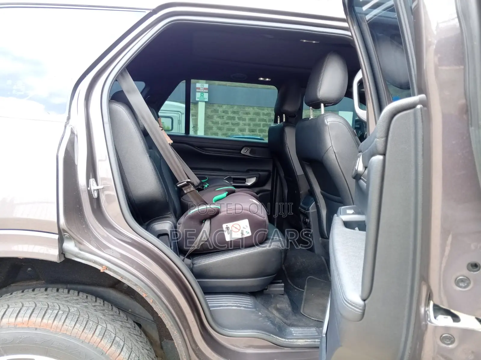 Ford Everest 2023 Brown