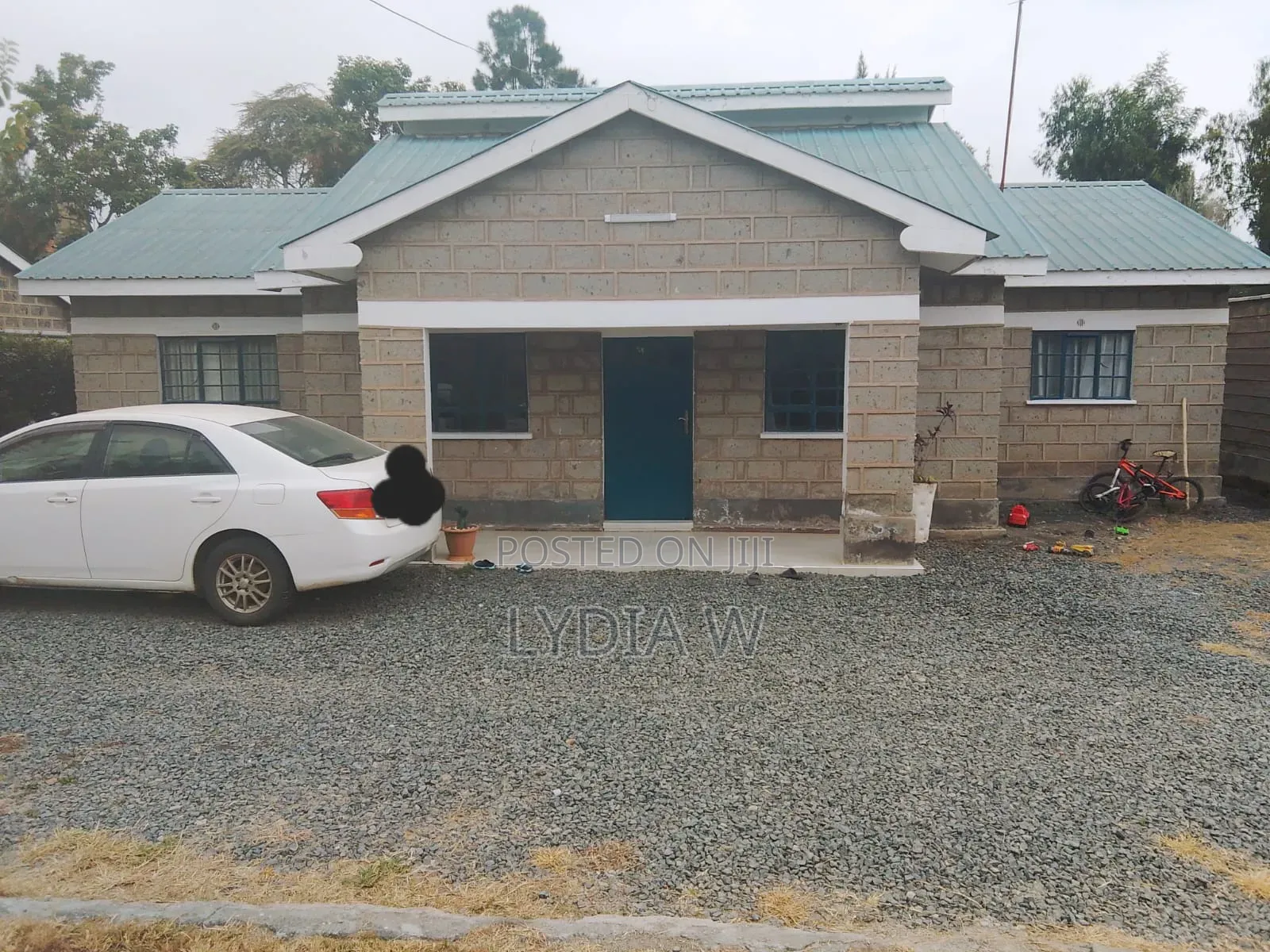 3bdrm Bungalow in Viraj Area for rent