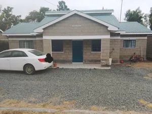 3bdrm Bungalow in Viraj Area for rent