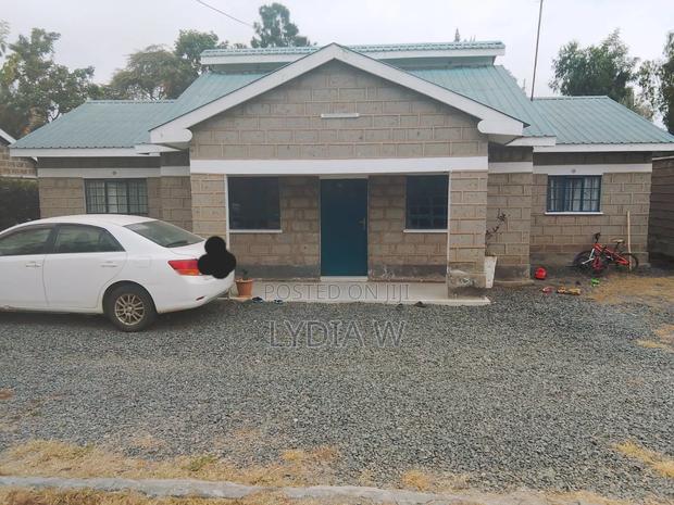 3bdrm Bungalow in Viraj Area for rent