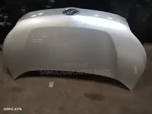 Bonnet Lid Toyota Voxy Zrr70 (White or Black )