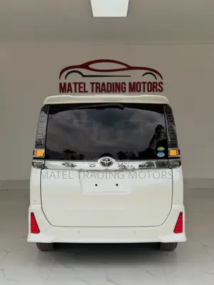 Toyota Voxy ZS Kirameki II 2WD 7-Seater 2018 White