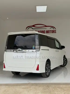 Toyota Voxy ZS Kirameki II 2WD 7-Seater 2018 White