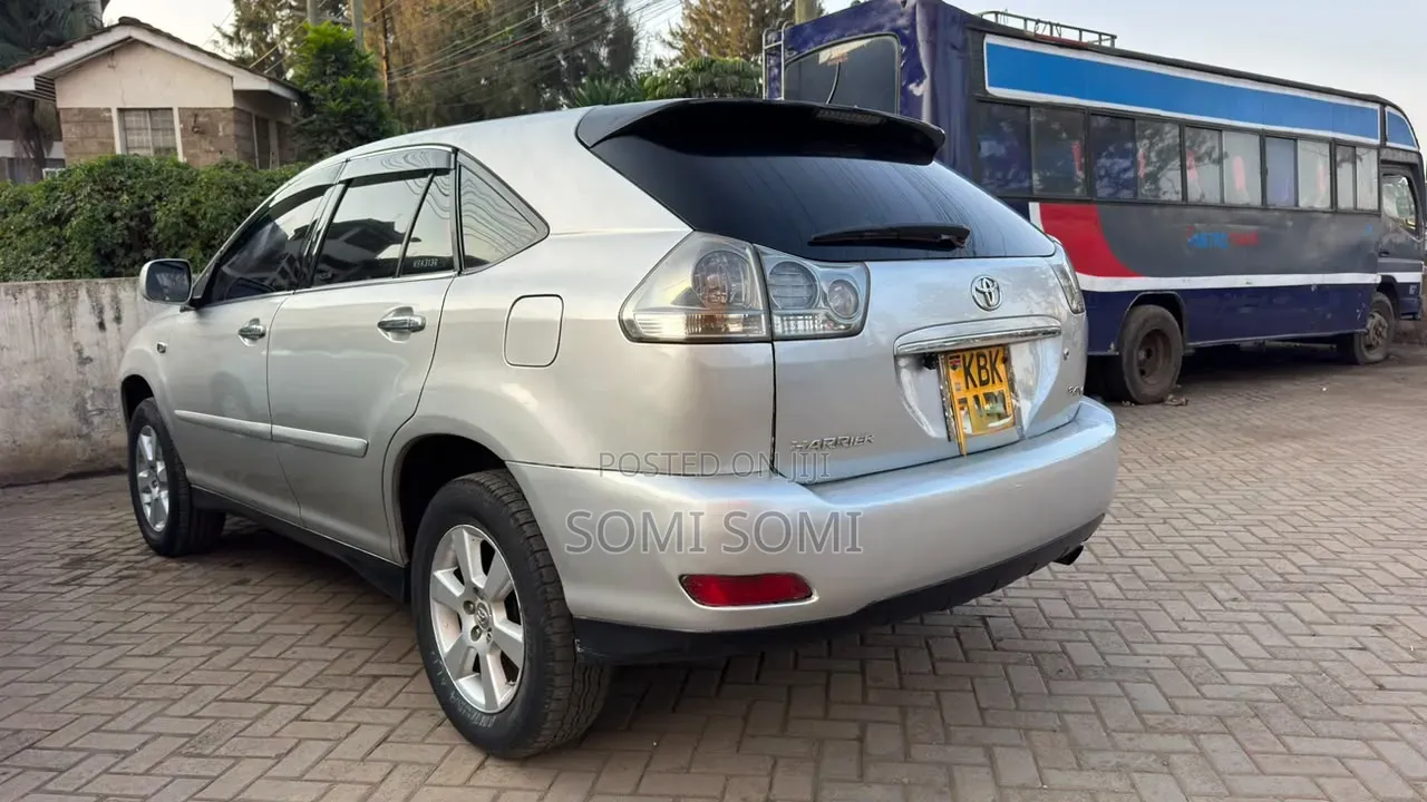 Toyota Harrier 2004 Silver