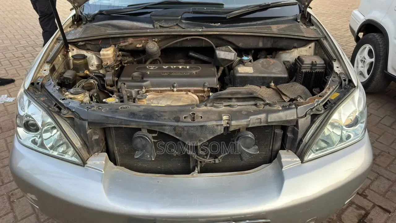 Toyota Harrier 2004 Silver