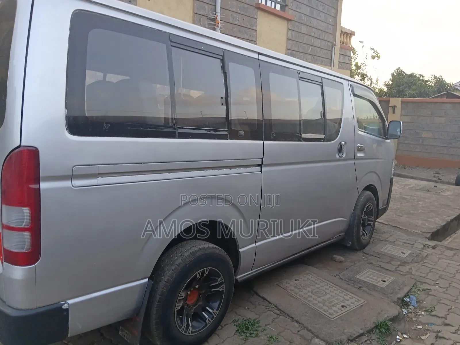 Toyota HiAce 2010 Silver